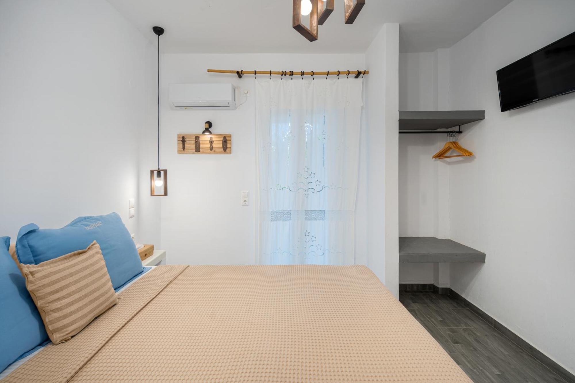 Dorkas Luxury Rooms&Apartments Livadakia Bagian luar foto